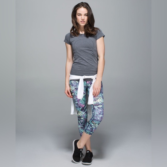Lululemon Run: Inspire Crop II *All Full-On Luxtreme Leggings 4 Iridescent Multi - Picture 1 of 9